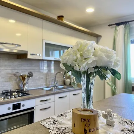 Apartments Veli Rat شقة فيلي رات