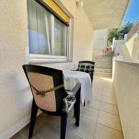 Apartments Veli Rat Apartment *