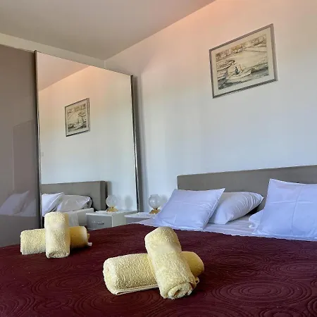 Apartments Veli Rat شقة *