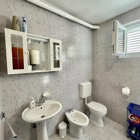 Apartments Veli Rat