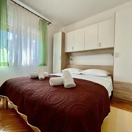 Apartments Veli Rat * Veli Rat