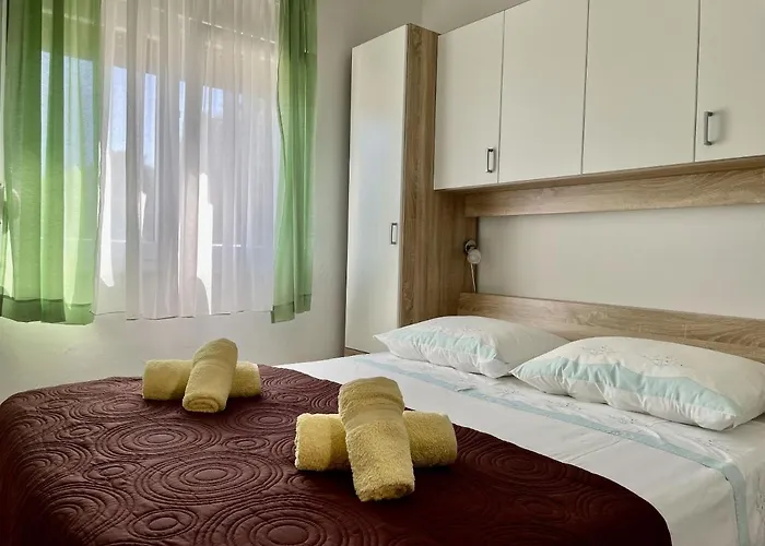 Apartments Veli Rat Вели-Рат
