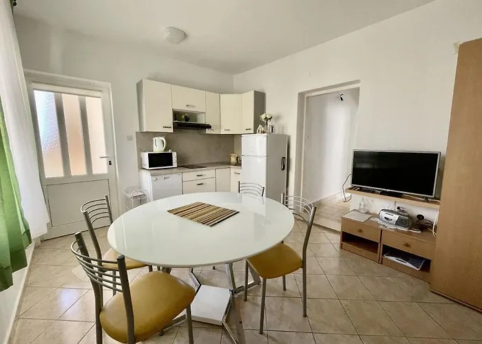 Apartments Veli Rat Апартаменты *