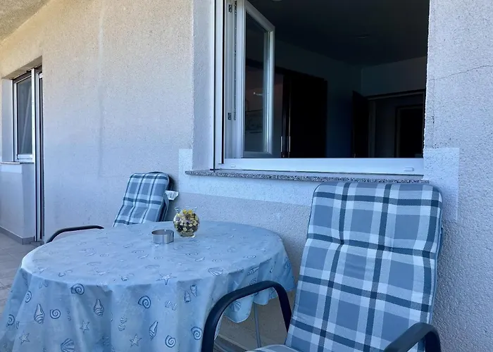 Apartments Veli Rat *