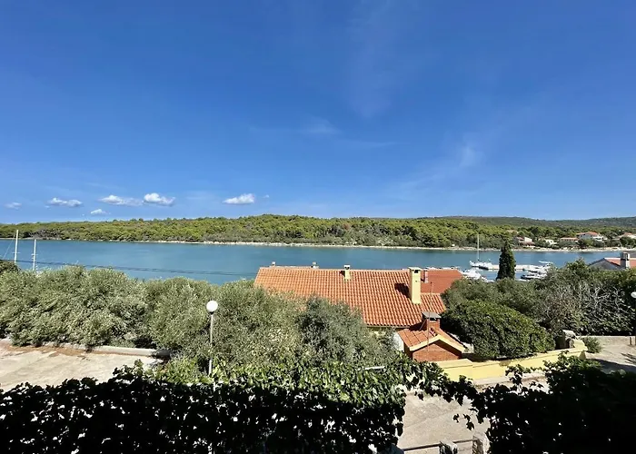 Apartments Veli Rat Апартаменты *